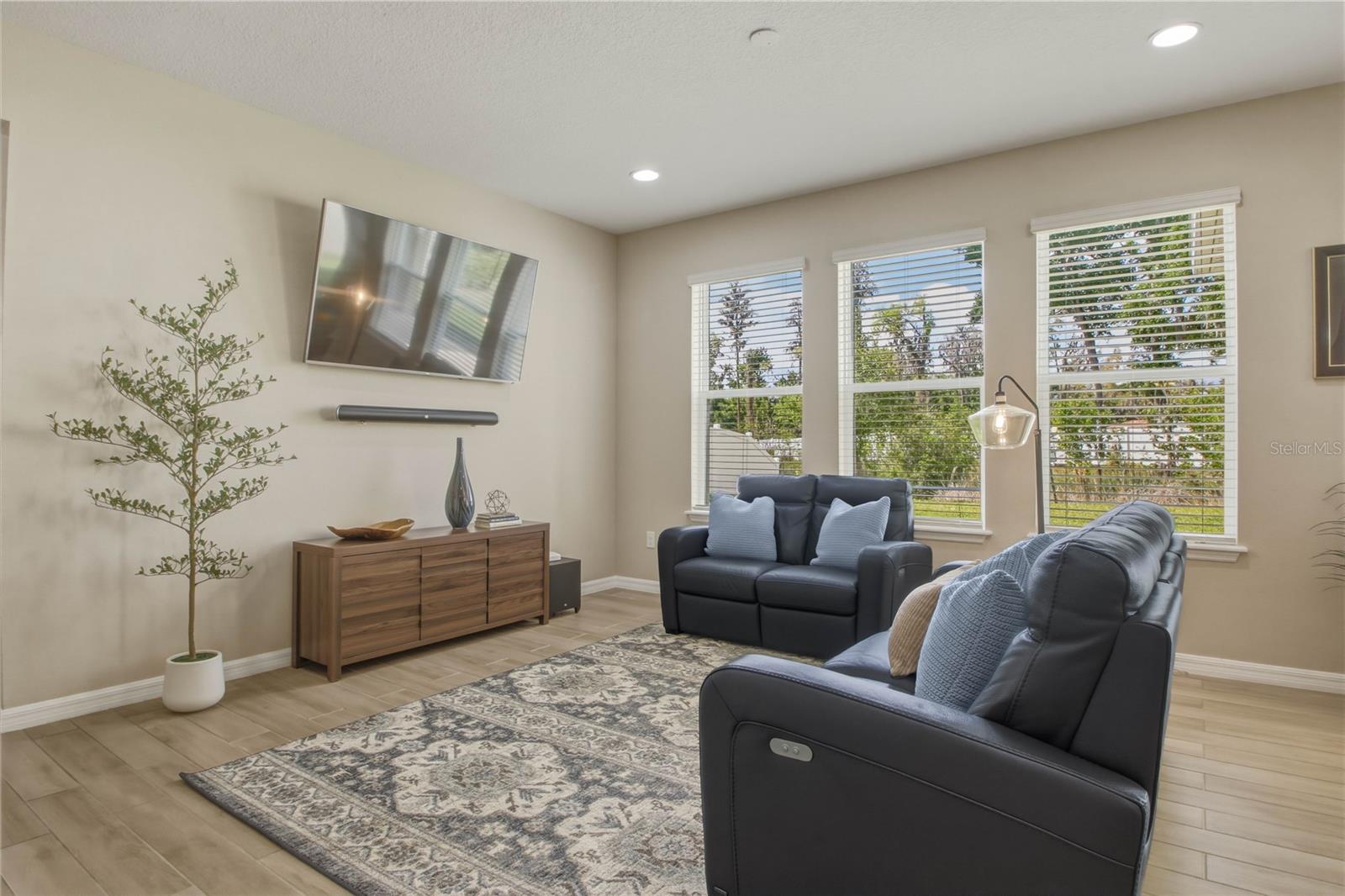 8415 PRAISE DR, TAMPA, FL, 33625