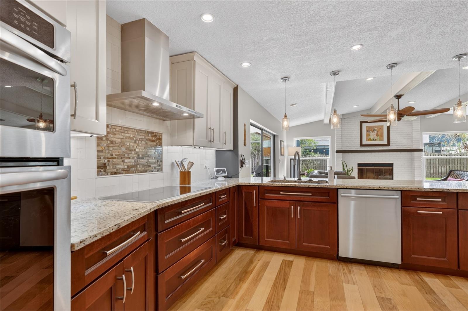 14013 SHADY SHORES DR, TAMPA, FL, 33613
