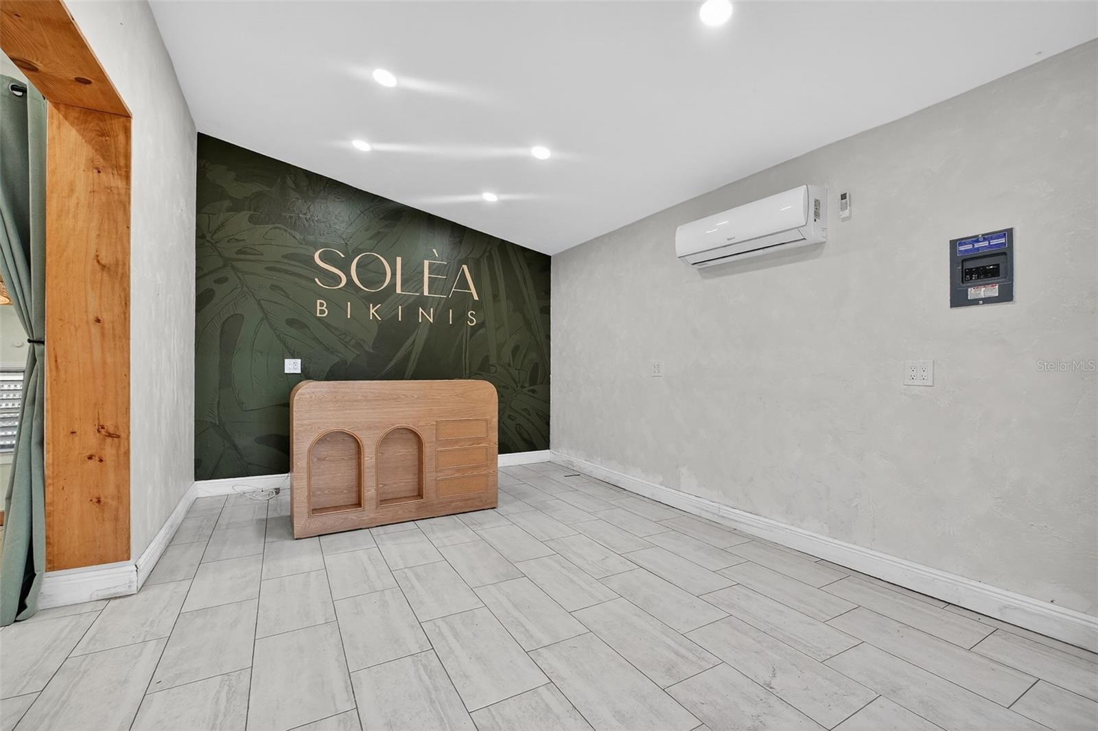411 FLAGLER AVE #B, NEW SMYRNA BEACH, FL, 32169