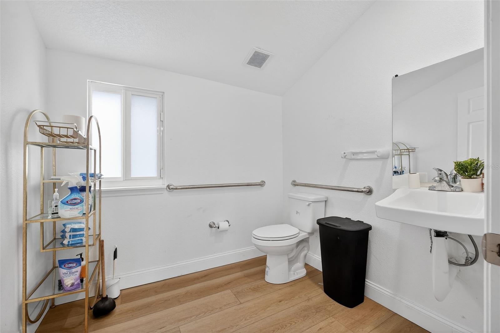 411 FLAGLER AVE #B, NEW SMYRNA BEACH, FL, 32169