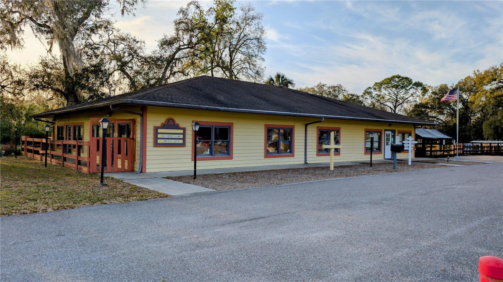 25541 SORRENTO AVE, SORRENTO, FL, 32776