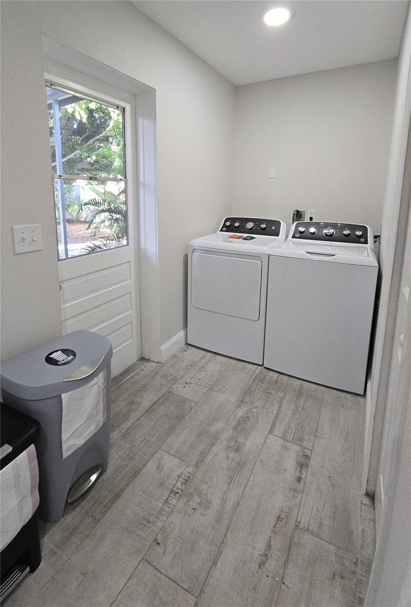 2107 PINE TER, SARASOTA, FL, 34231
