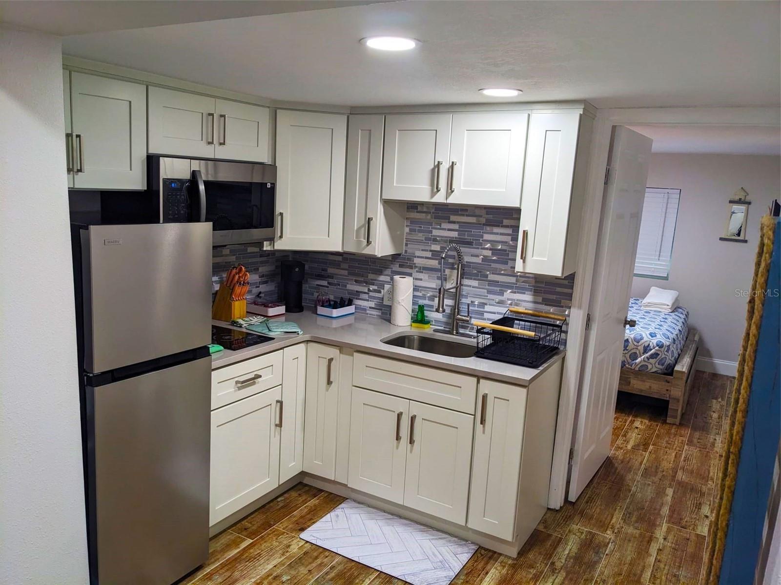 2107 PINE TER, SARASOTA, FL, 34231