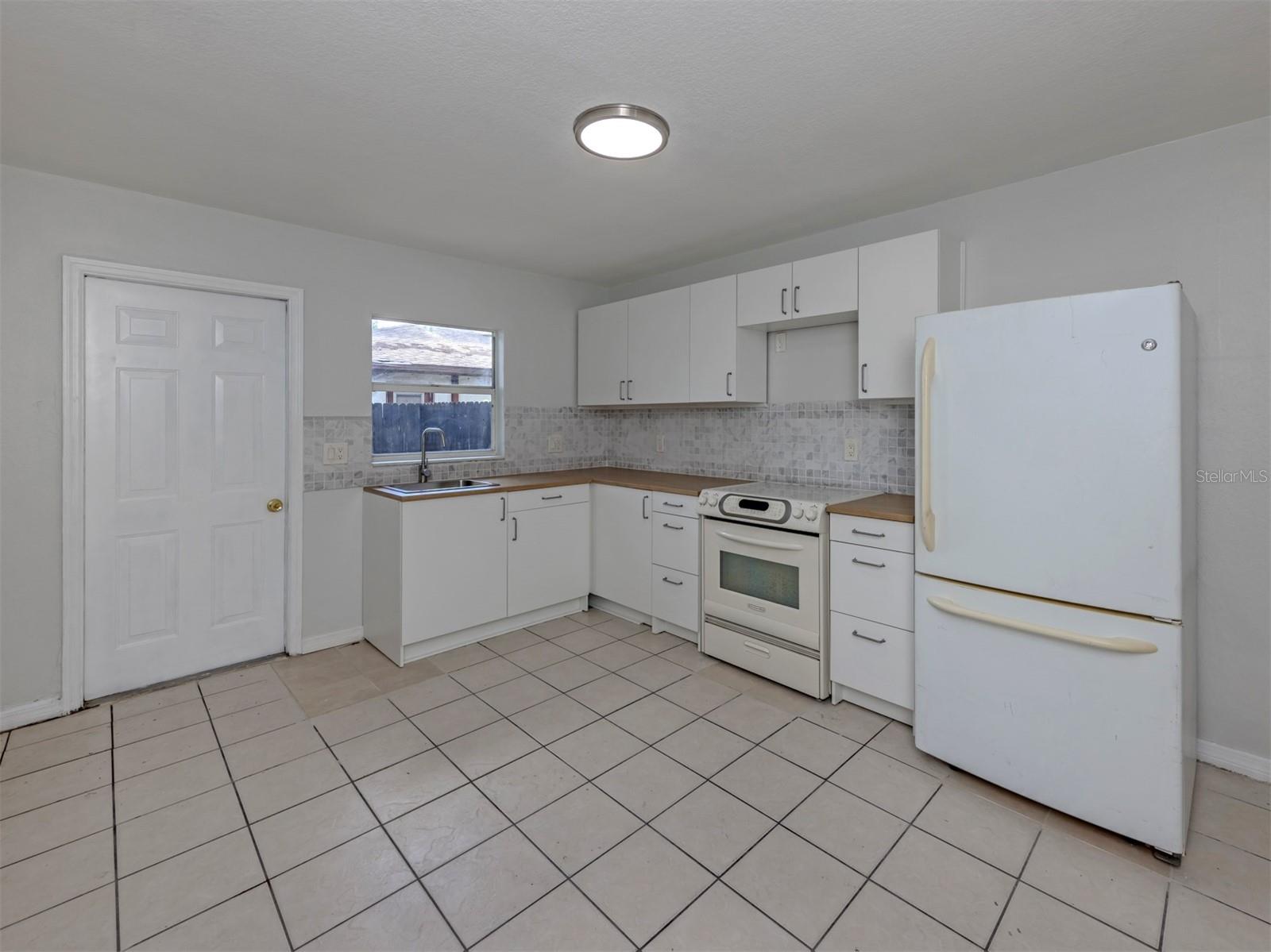 5636 6TH STREET CT E, BRADENTON, FL, 34203
