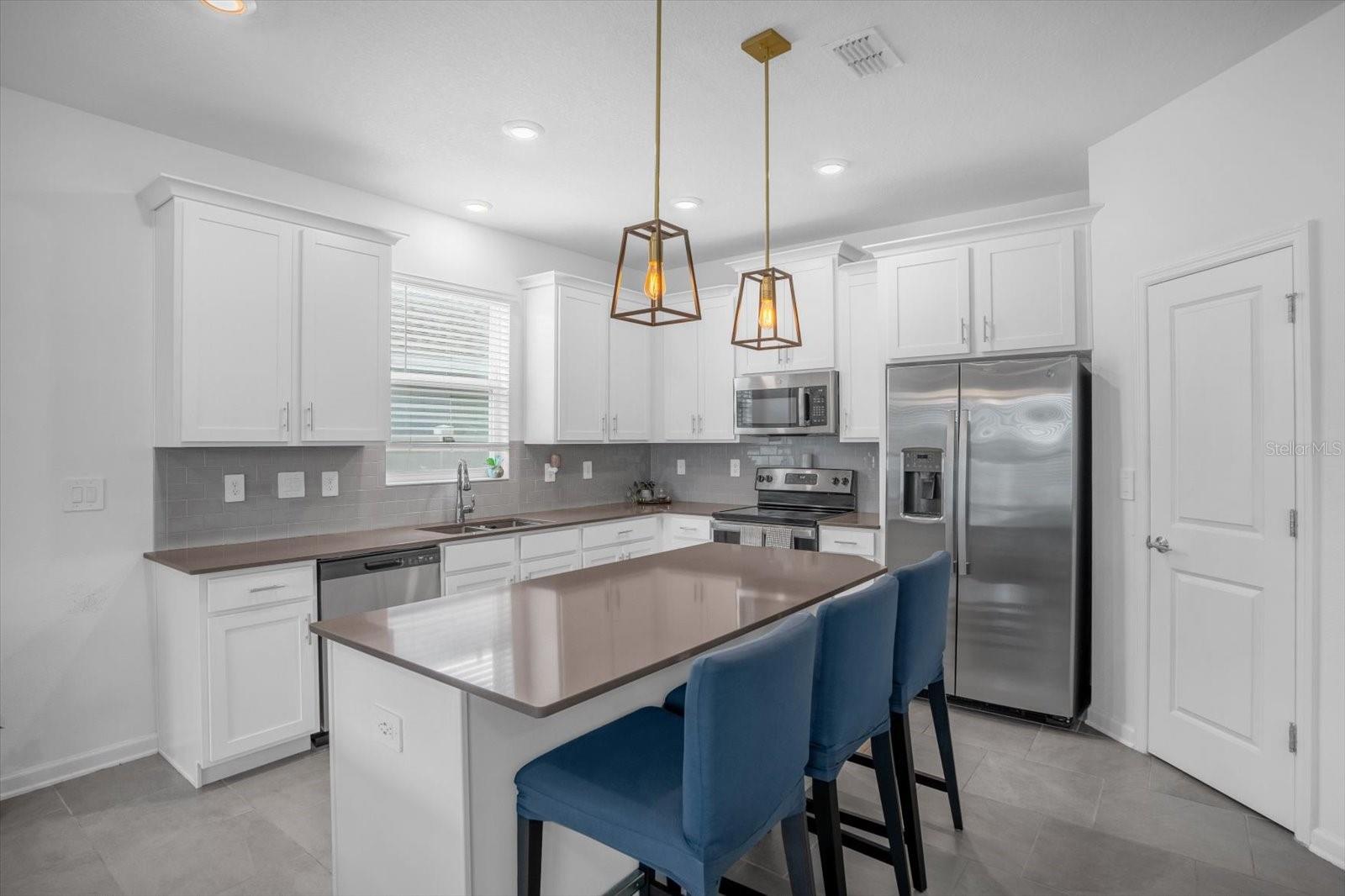 1820 CHURCH LAKE ST, GROVELAND, FL, 34736