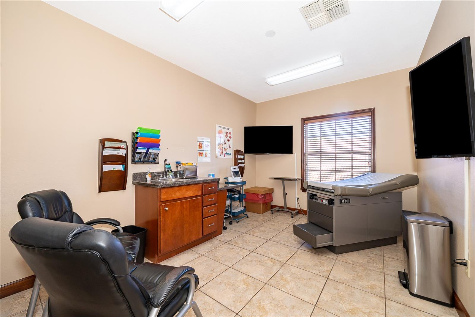 HERITAGE SQUARE 12 OFFICE CONDO, KISSIMMEE, FL, 34744