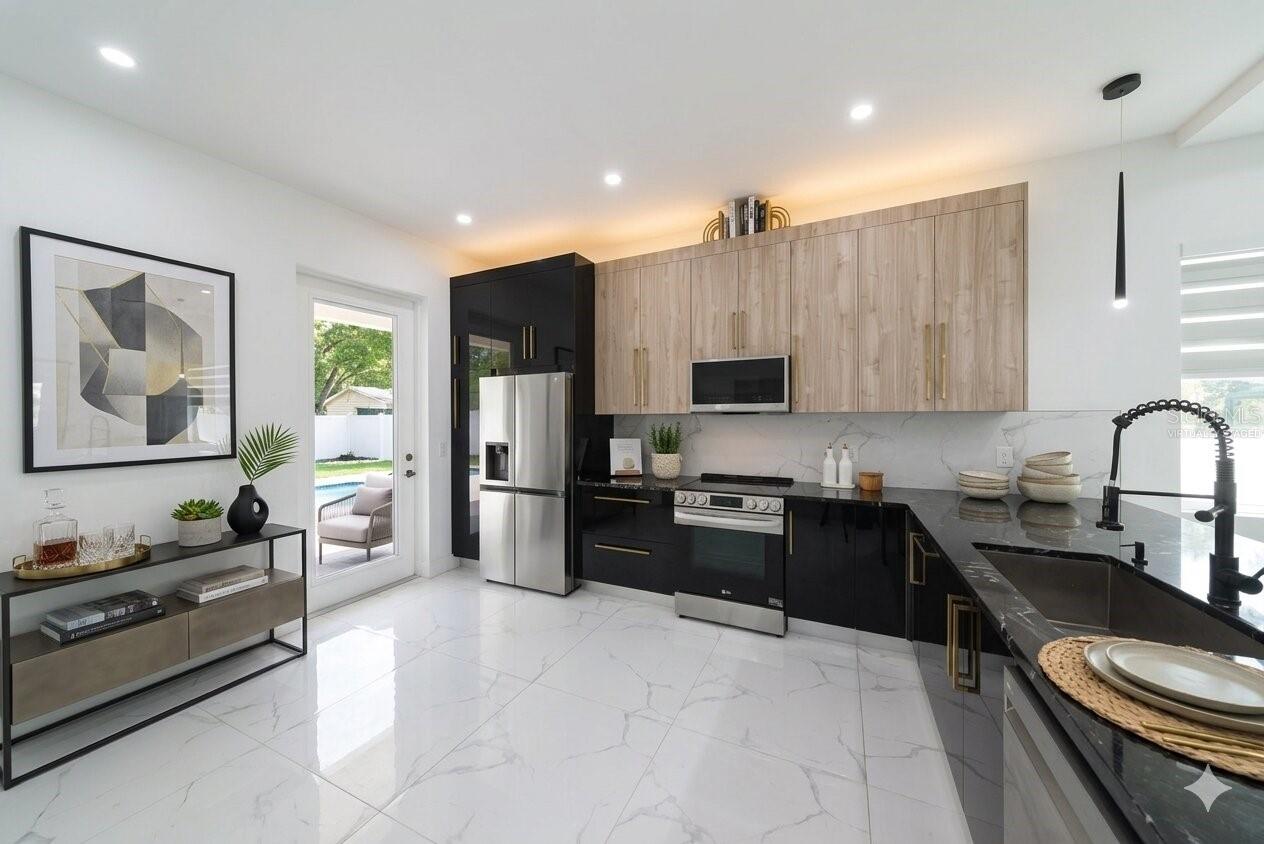 902 W SLIGH AVE, TAMPA, FL, 33604