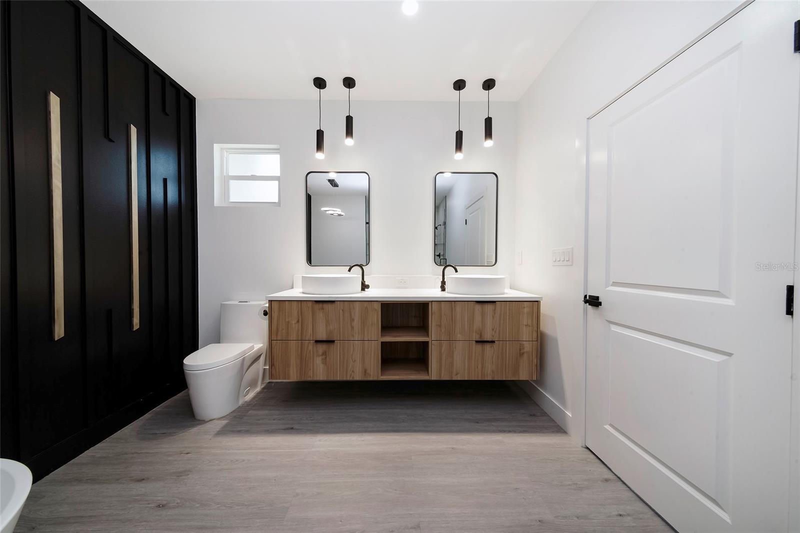 902 W SLIGH AVE, TAMPA, FL, 33604