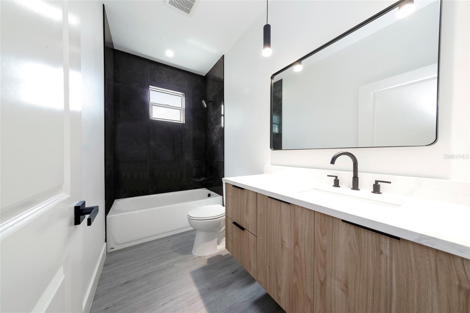 902 W SLIGH AVE, TAMPA, FL, 33604