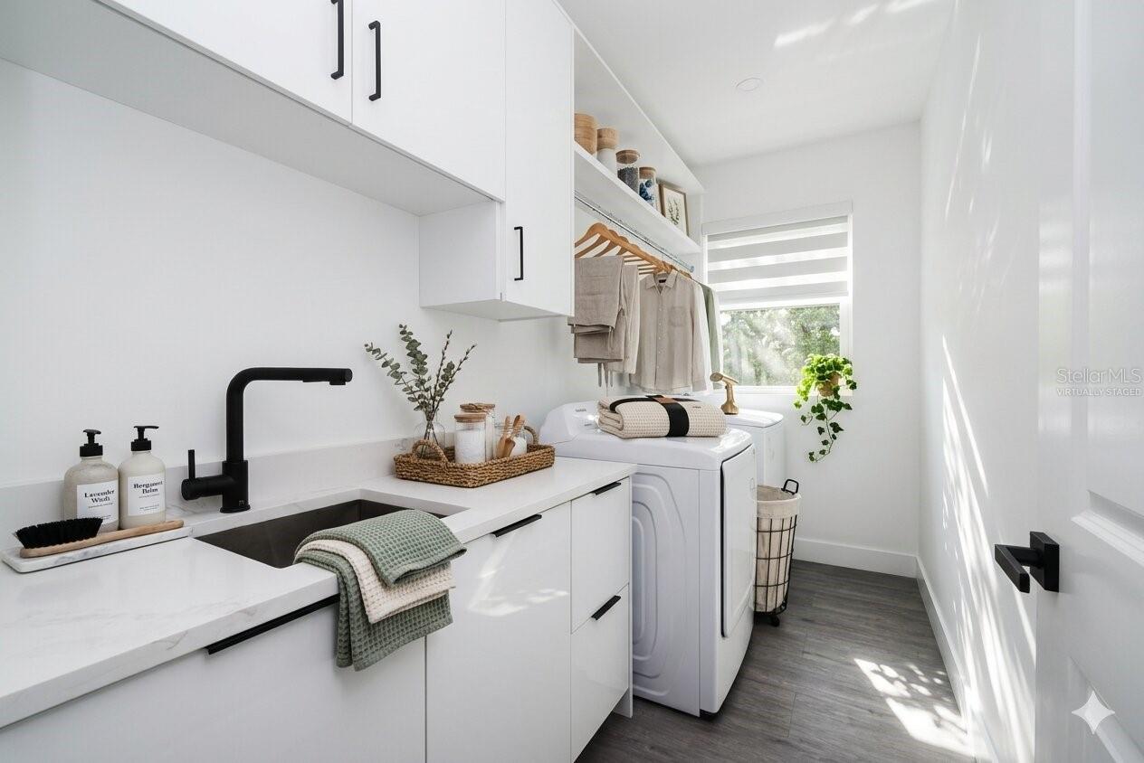 902 W SLIGH AVE, TAMPA, FL, 33604