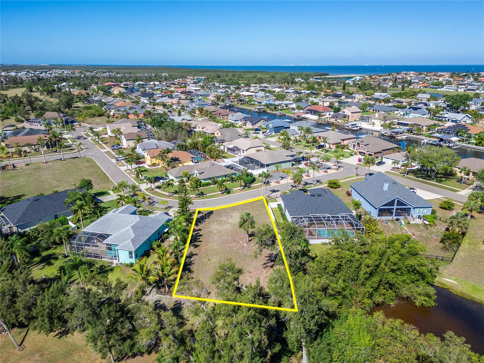 806 GREENVIEW DR, APOLLO BEACH, FL, 33572