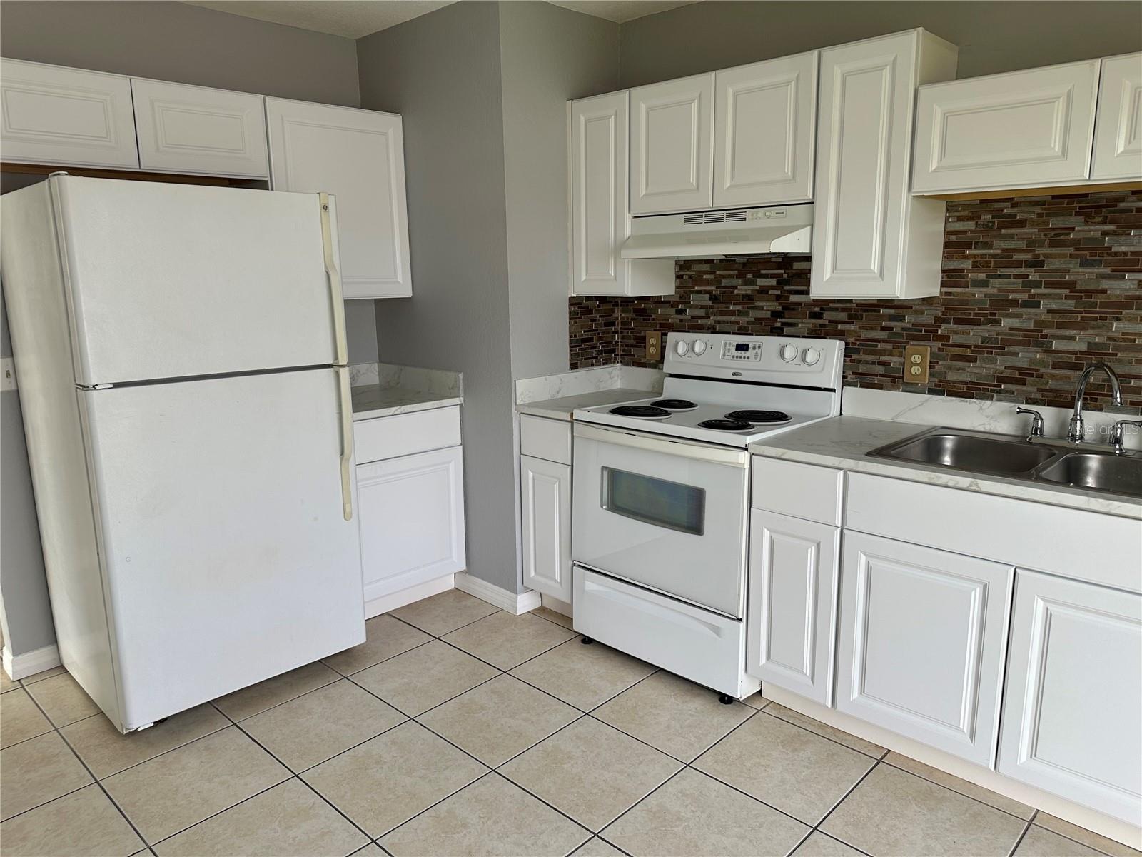 425 RICOLD TER, PORT CHARLOTTE, FL, 33954