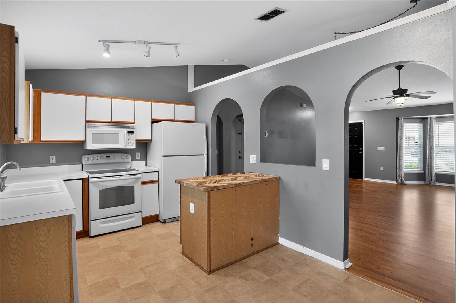 2810 ARRENDONDA DR, DELTONA, FL, 32738