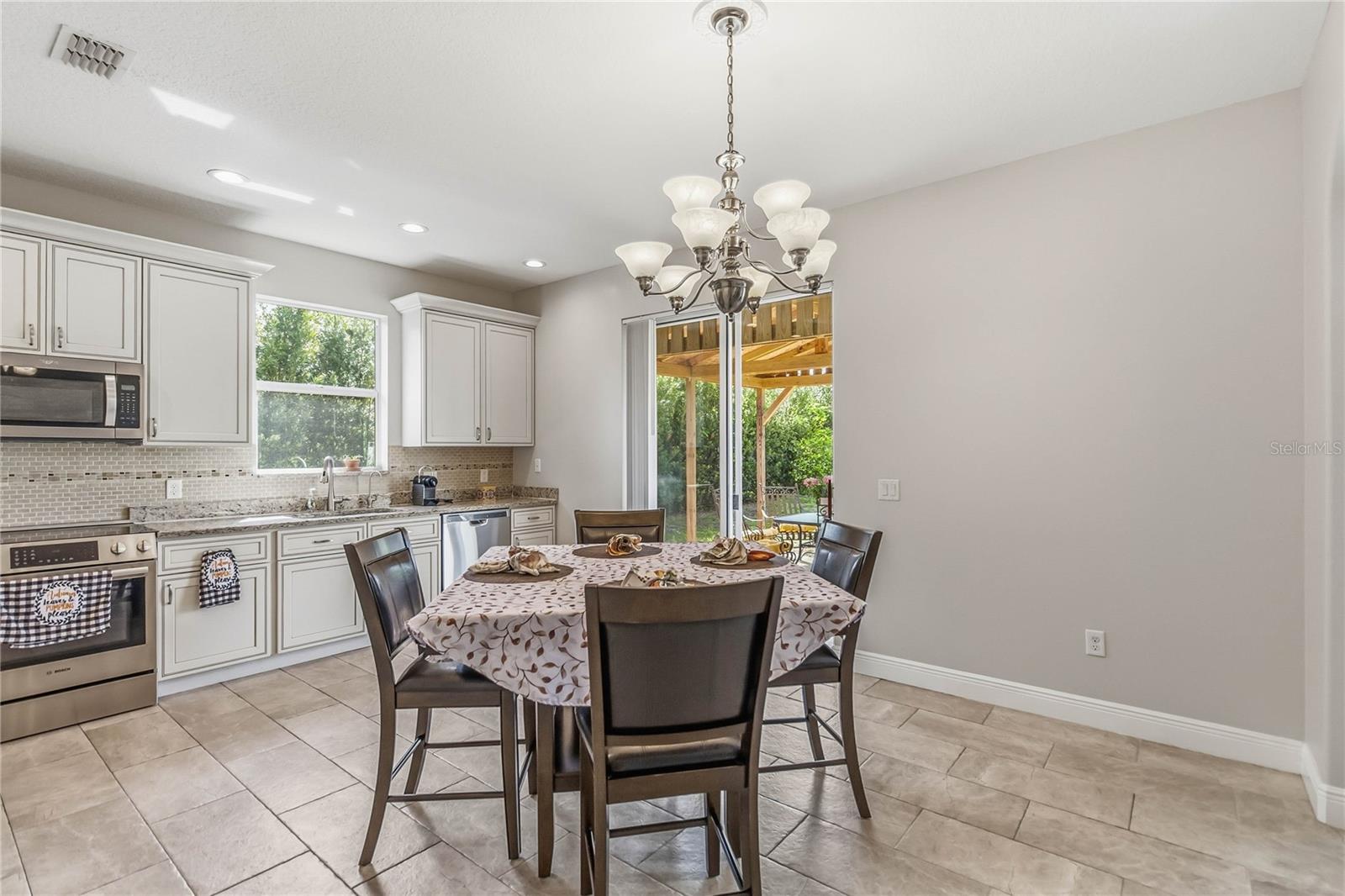 1323 FERENDINA DR, DELTONA, FL, 32725