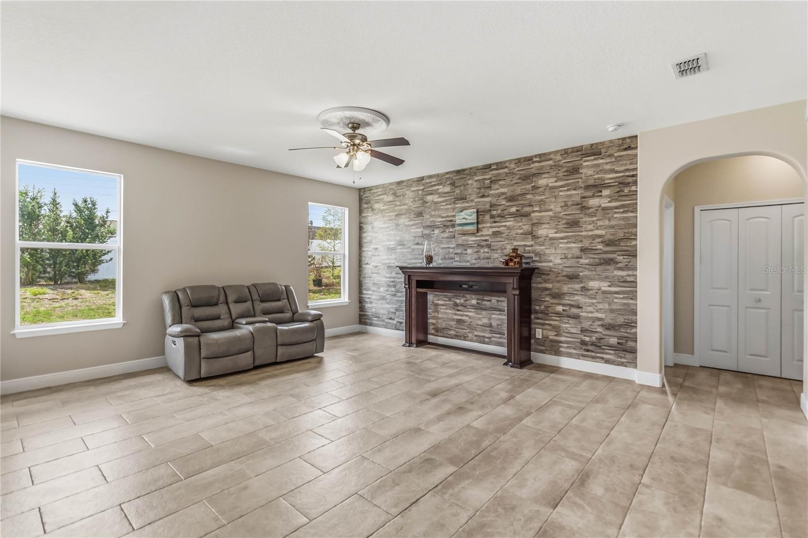 1323 FERENDINA DR, DELTONA, FL, 32725