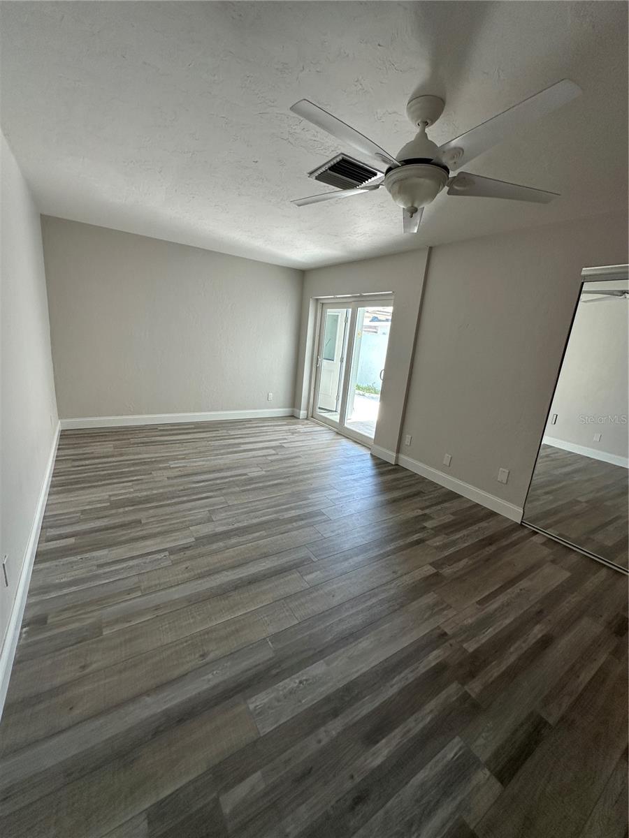 143 N BOCA CIEGA POINT, ST PETERSBURG, FL, 33708