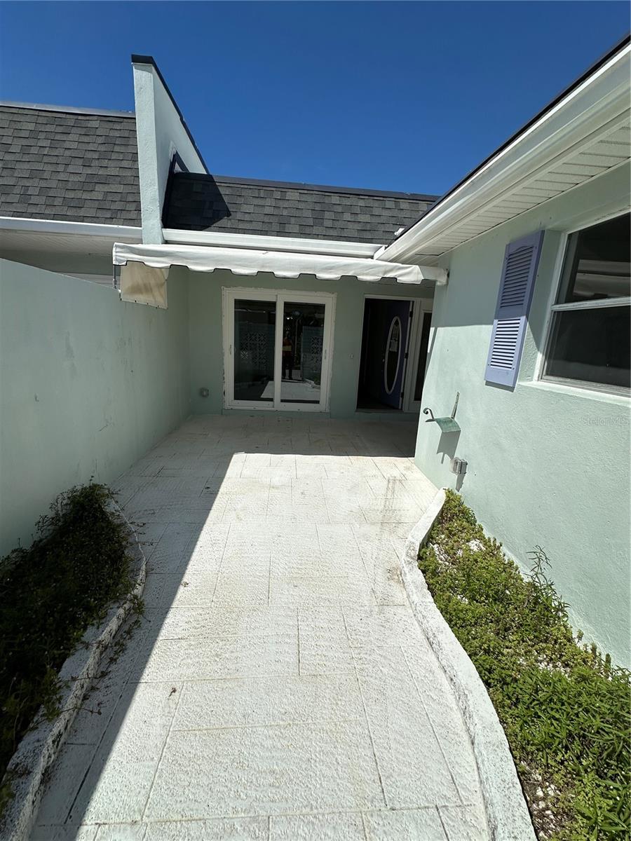 143 N BOCA CIEGA POINT, ST PETERSBURG, FL, 33708