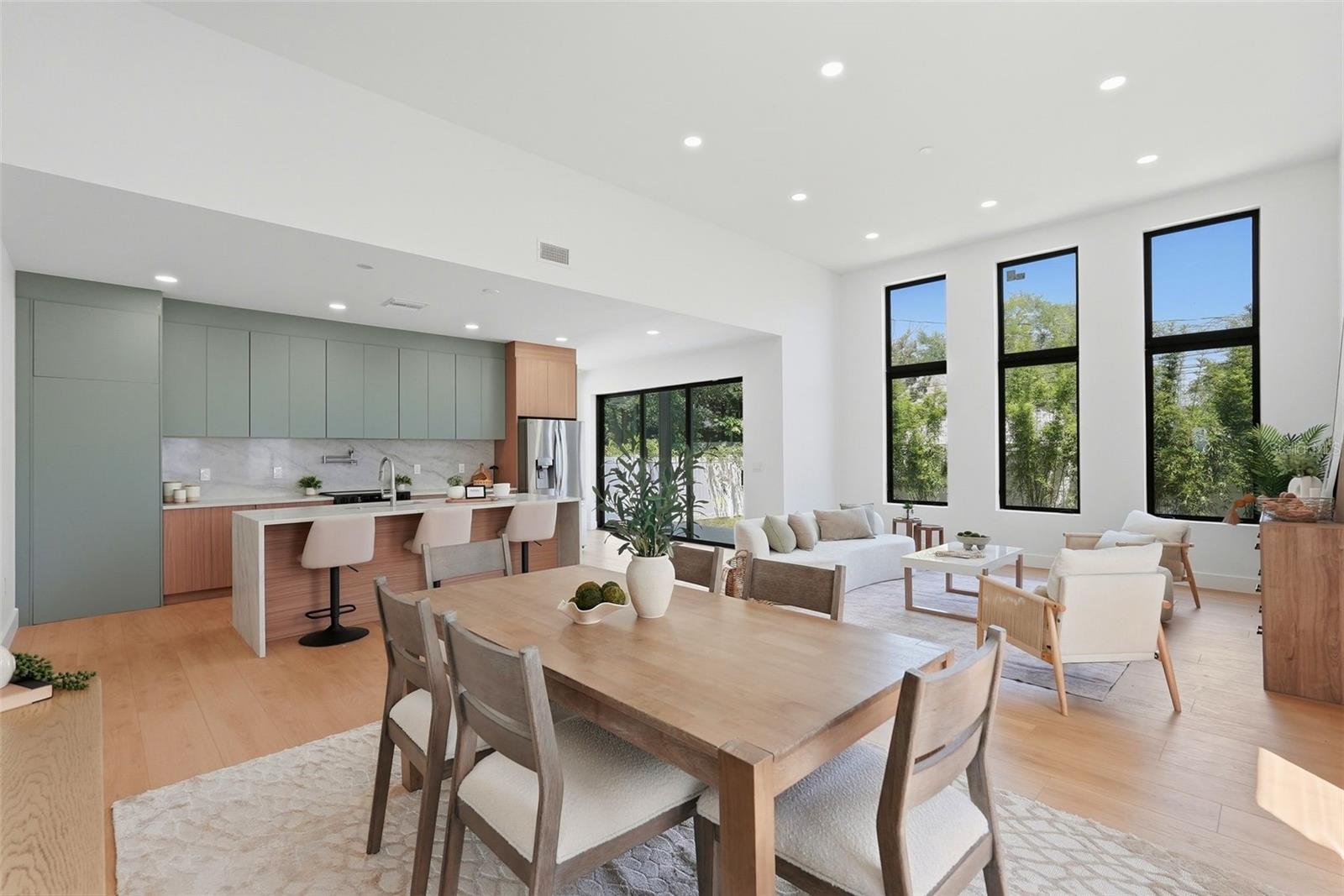 2525 18TH AVE N, ST PETERSBURG, FL, 33713