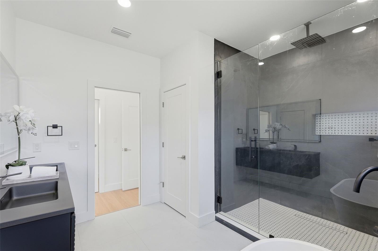 2525 18TH AVE N, ST PETERSBURG, FL, 33713