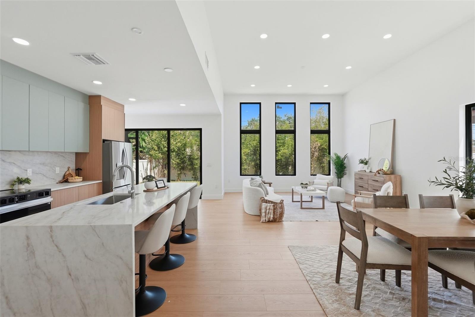 2525 18TH AVE N, ST PETERSBURG, FL, 33713