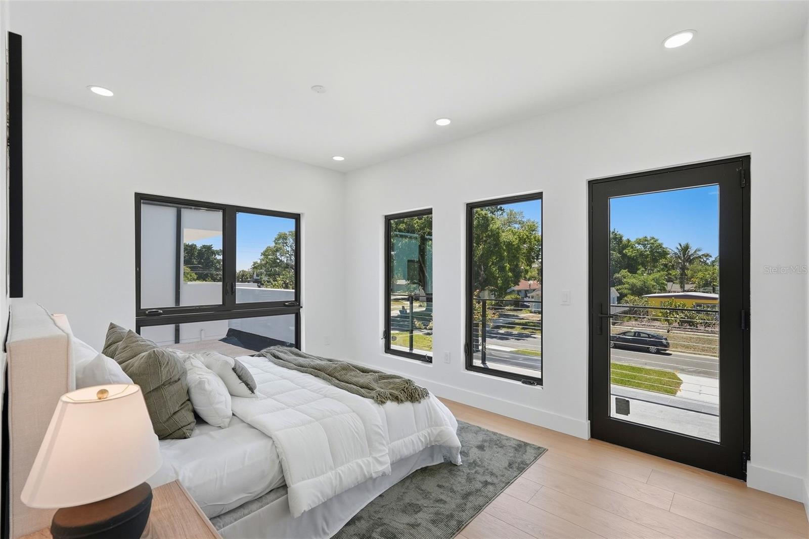 2525 18TH AVE N, ST PETERSBURG, FL, 33713