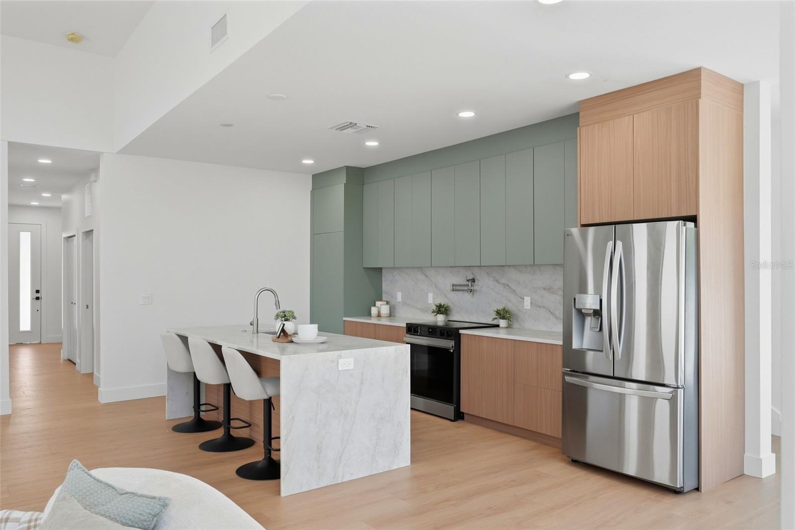 2525 18TH AVE N, ST PETERSBURG, FL, 33713