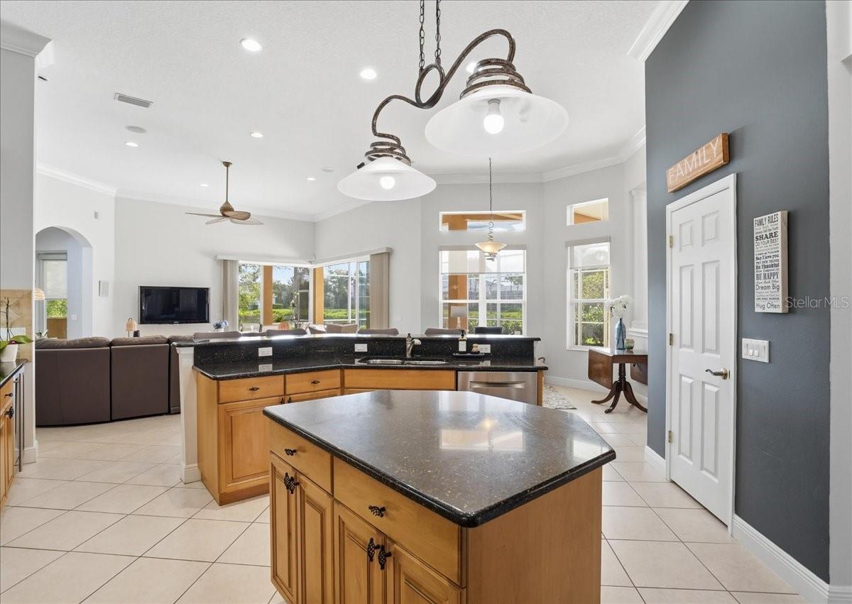 8843 17TH AVENUE CIR NW, BRADENTON, FL, 34209