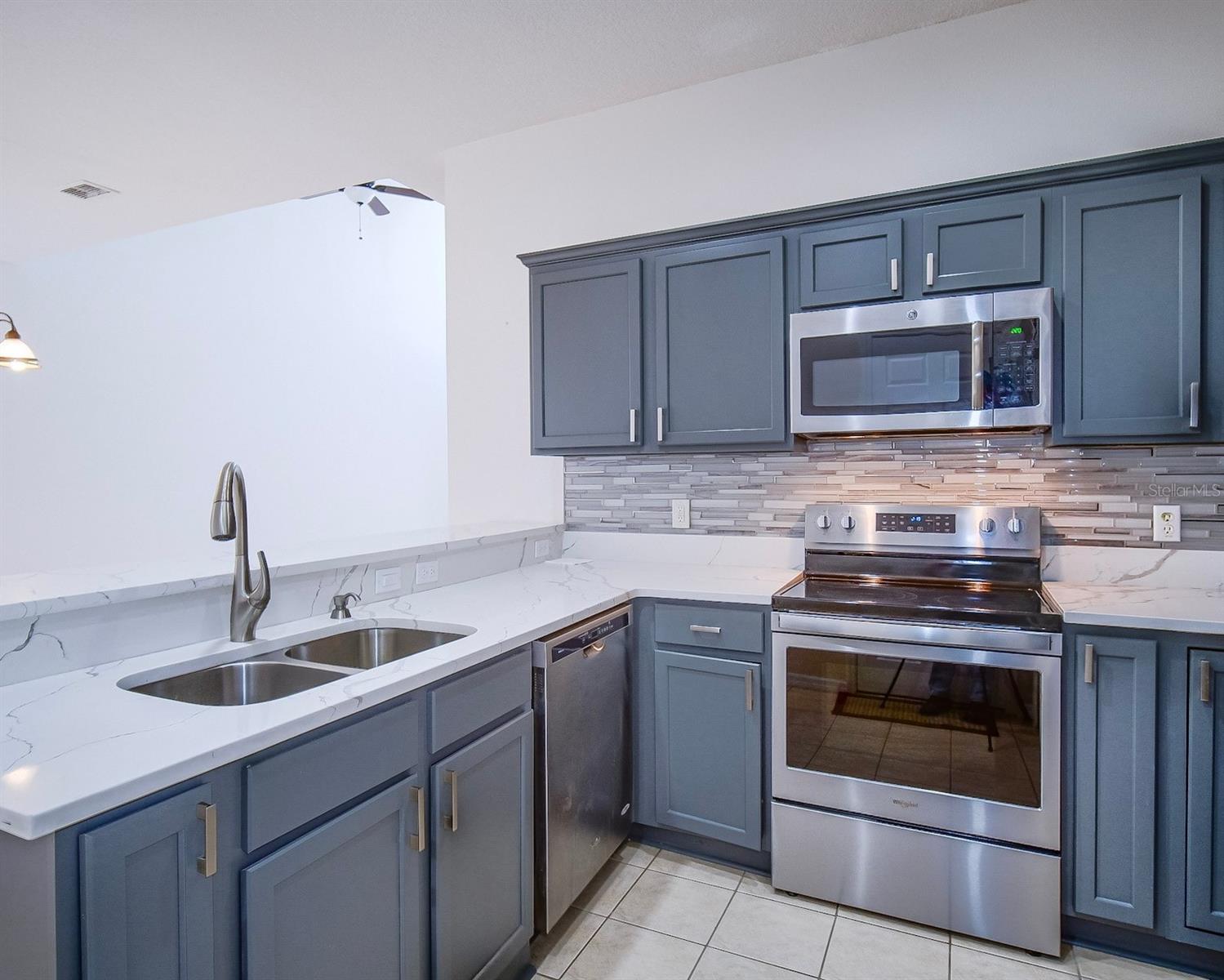 10033 MOORSHIRE CIR, ORLANDO, FL, 32829