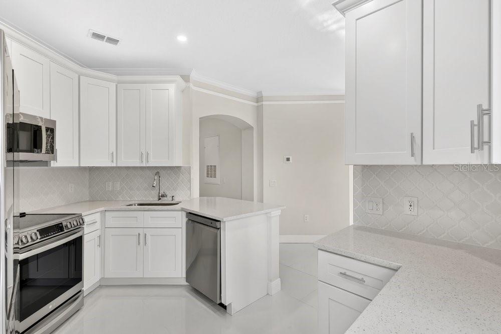 8801 VILLA VIEW CIR #207, ORLANDO, FL, 32821