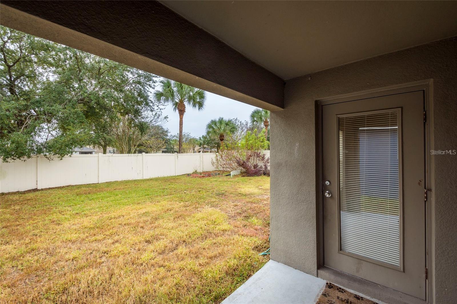 8117 ALAMOSA WOOD AVE, RUSKIN, FL, 33573
