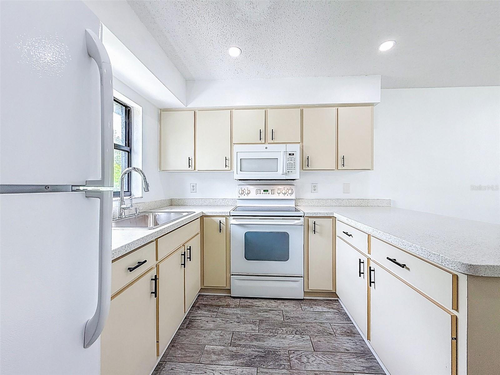 629 ALBRITTON AVE, SARASOTA, FL, 34232