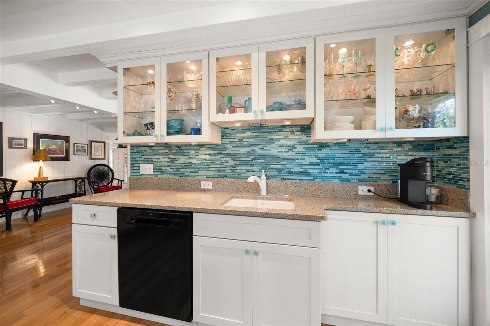 8403 W GULF BLVD, TREASURE ISLAND, FL, 33706