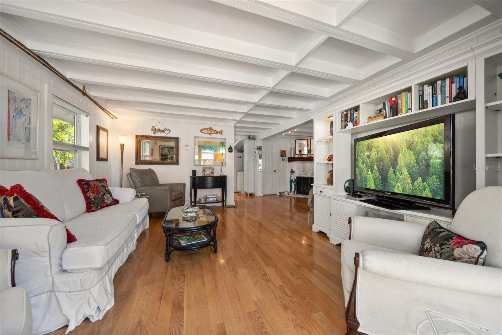 8403 W GULF BLVD, TREASURE ISLAND, FL, 33706