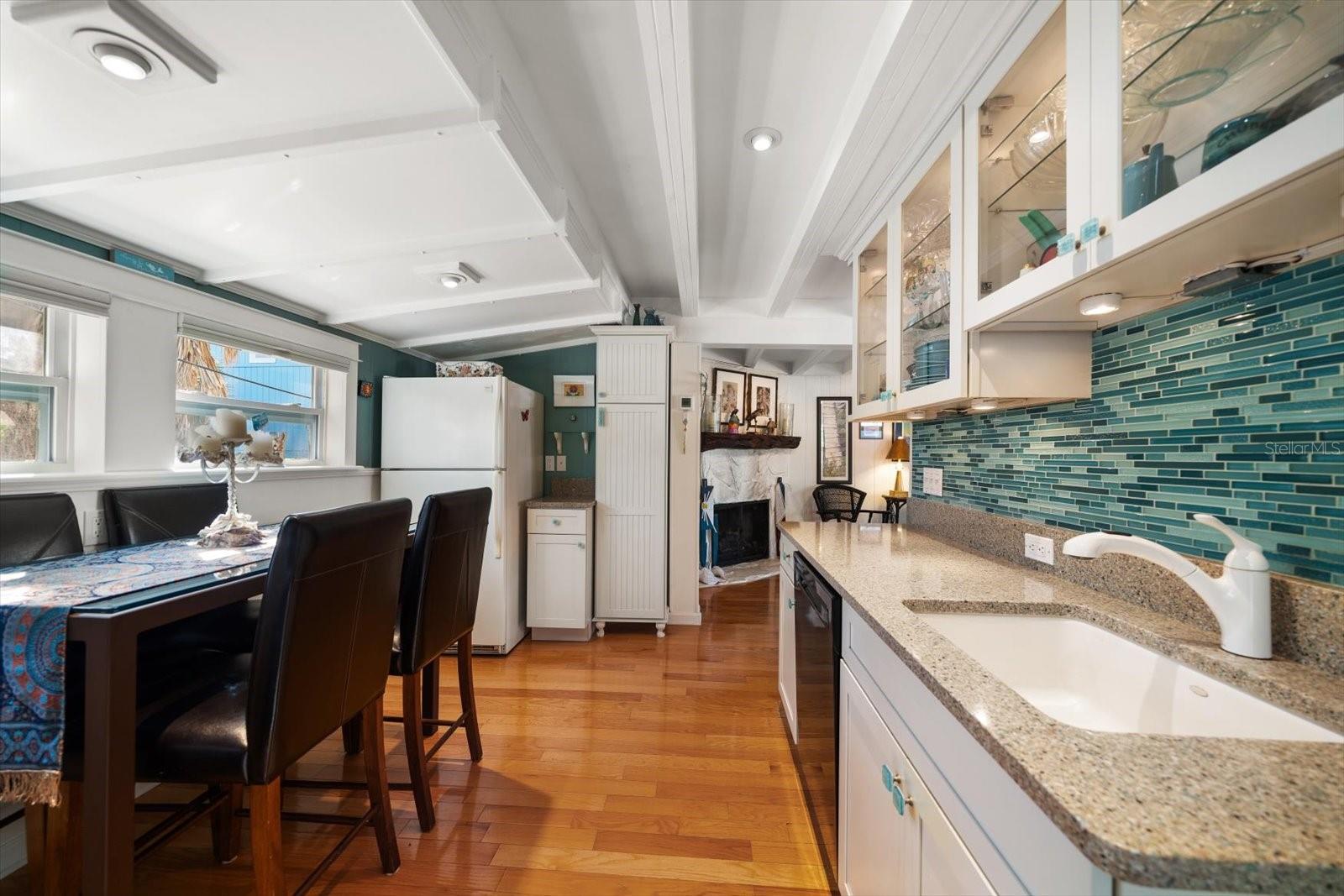 8403 W GULF BLVD, TREASURE ISLAND, FL, 33706