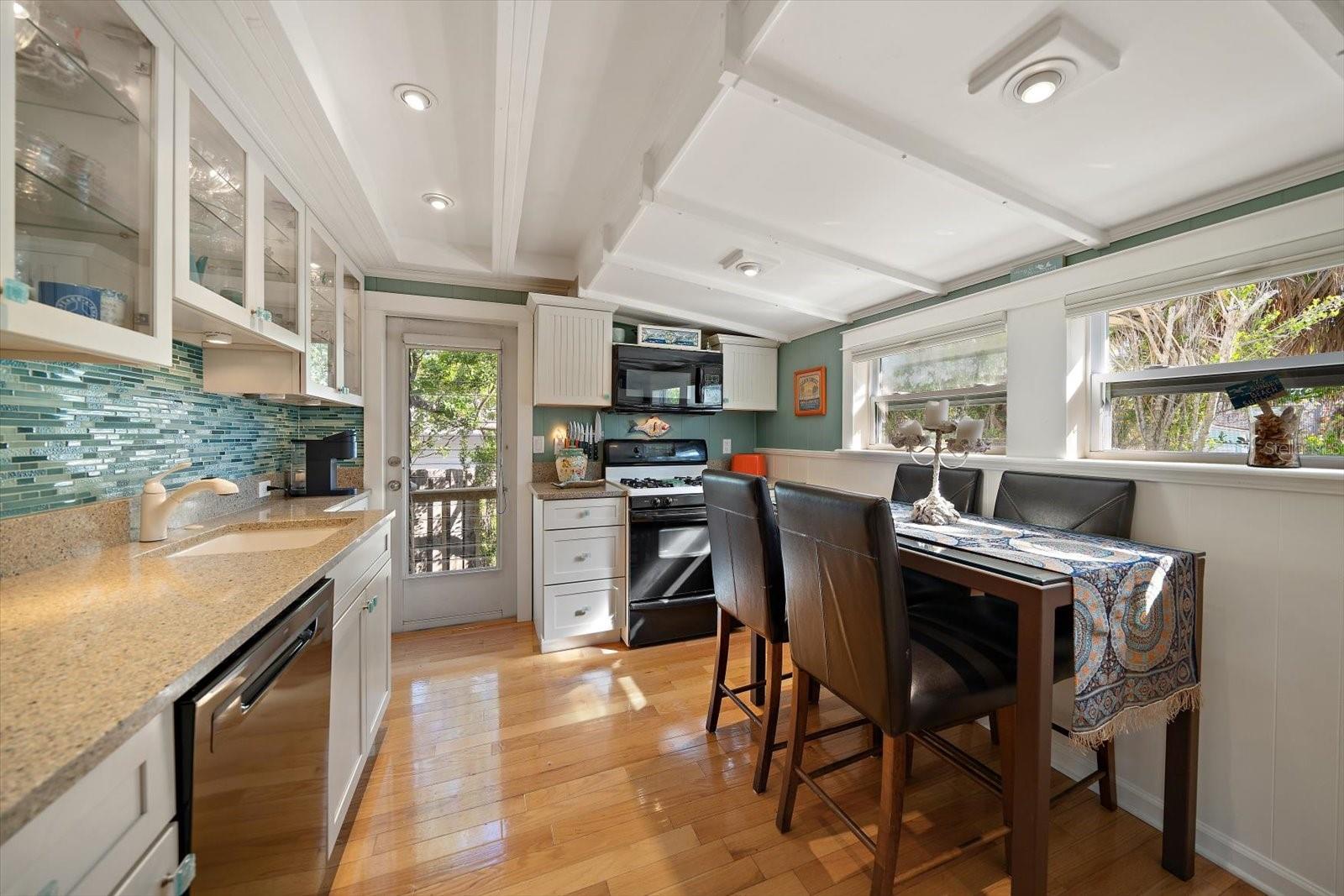 8403 W GULF BLVD, TREASURE ISLAND, FL, 33706