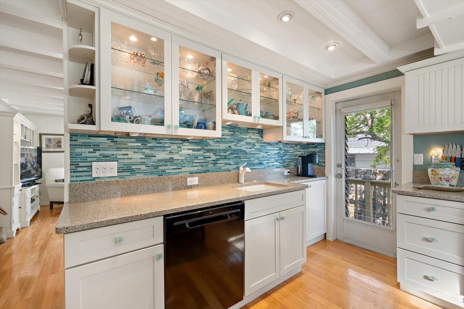 8403 W GULF BLVD, TREASURE ISLAND, FL, 33706