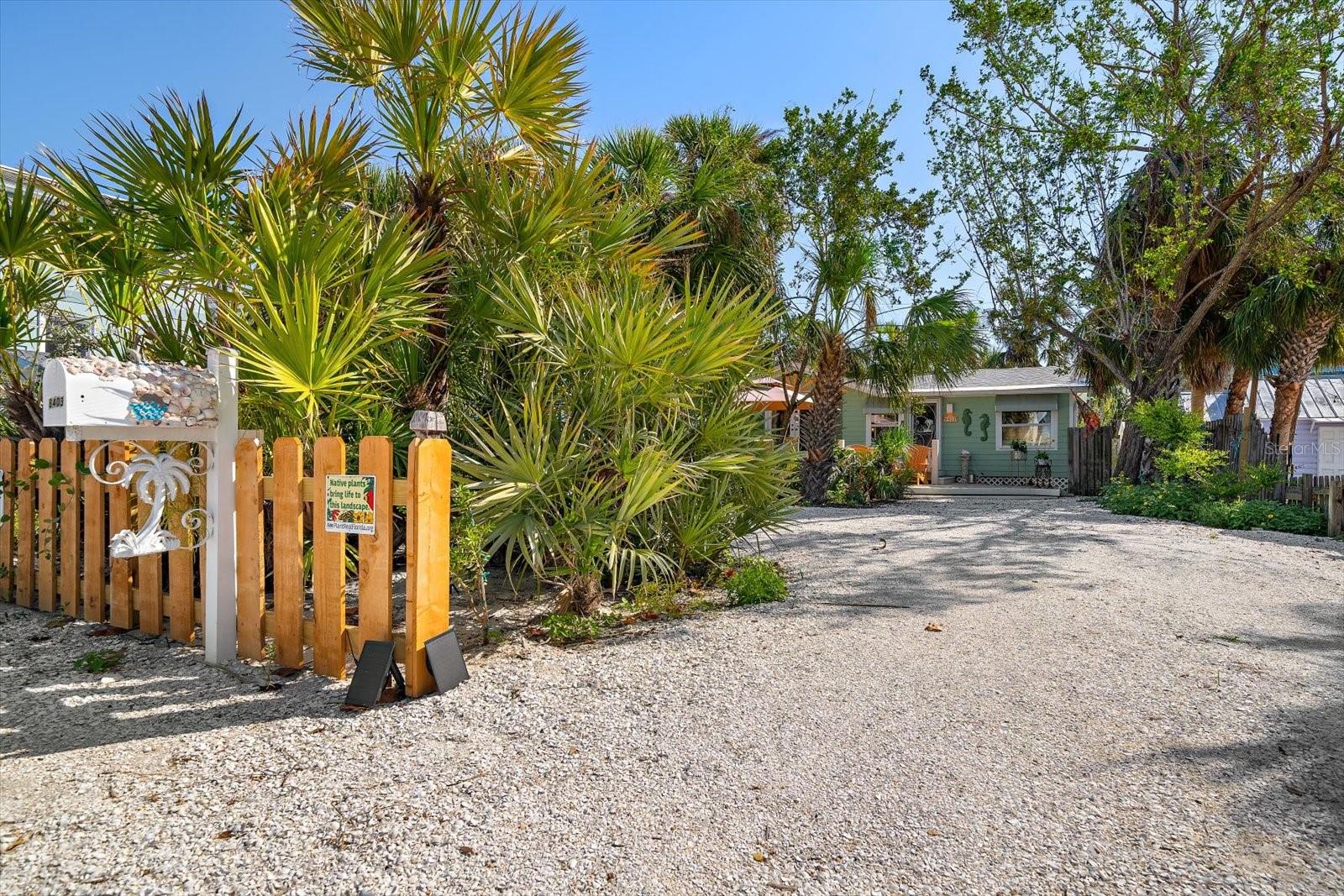 8403 W GULF BLVD, TREASURE ISLAND, FL, 33706
