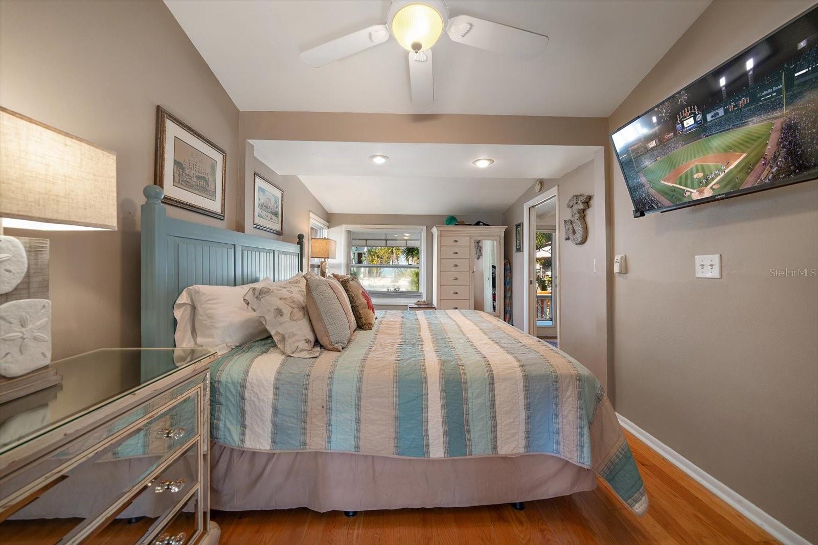 8403 W GULF BLVD, TREASURE ISLAND, FL, 33706
