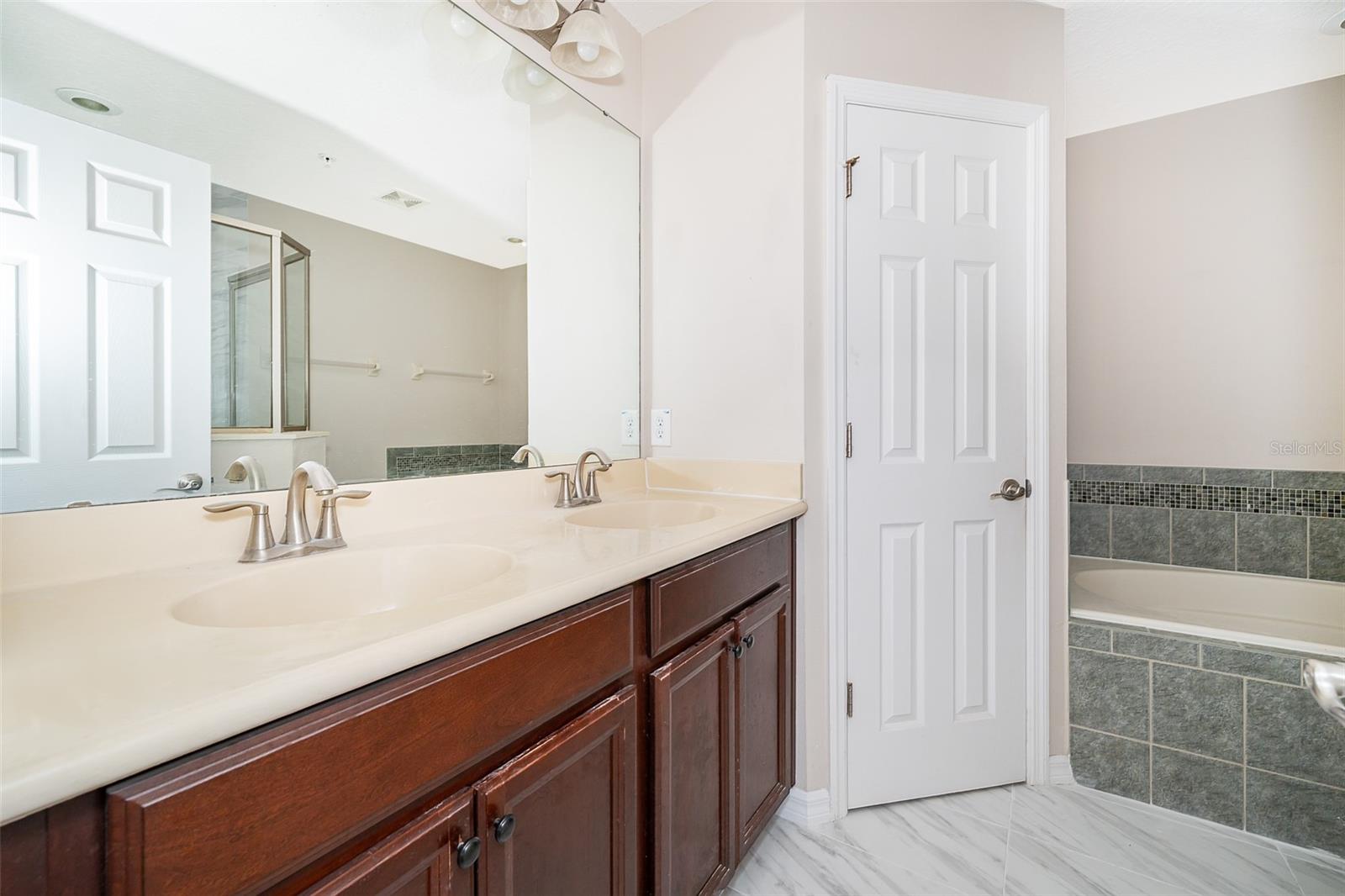 4824 FIORAZANTE AVE, ORLANDO, FL, 32839