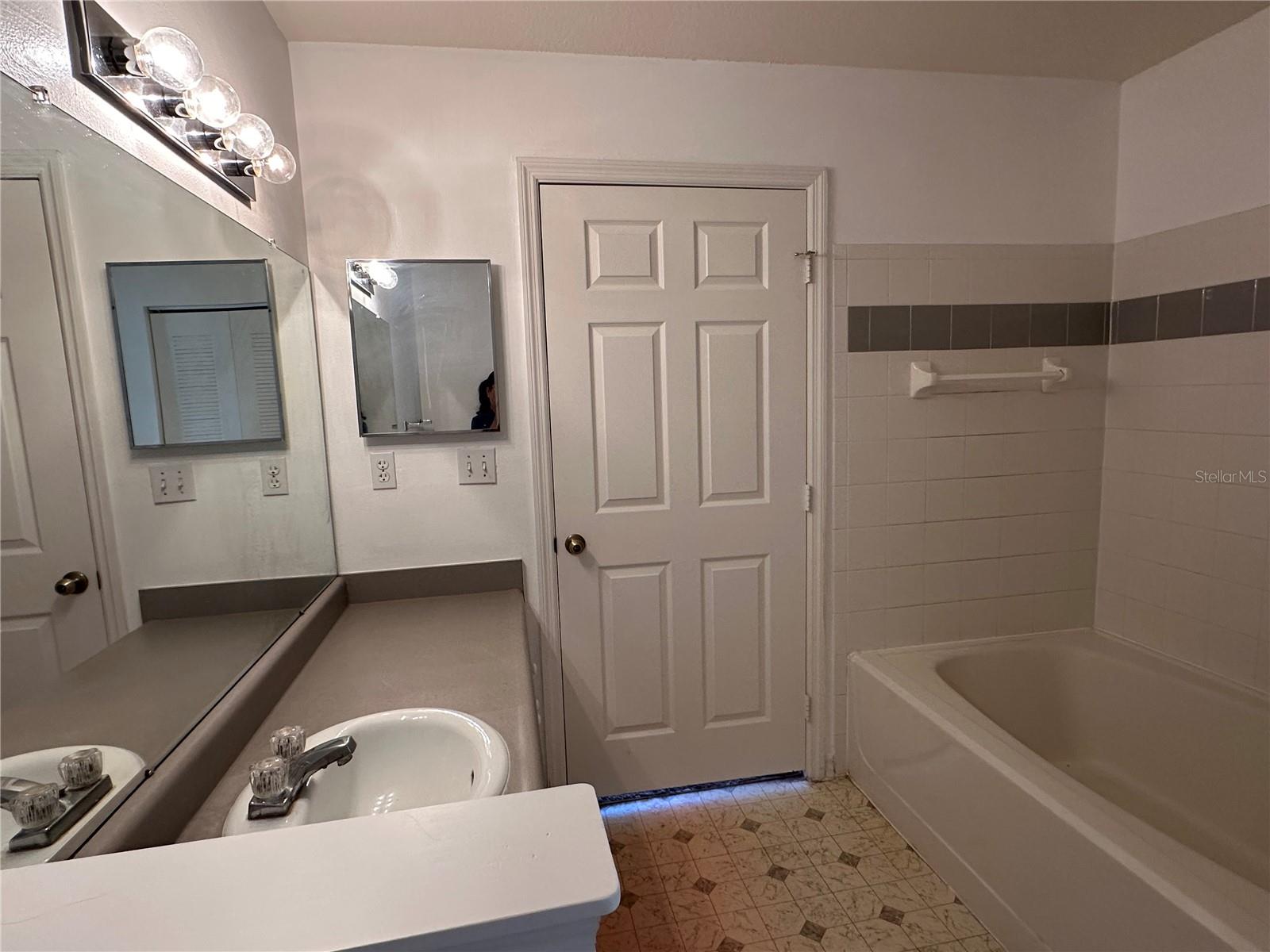 LAKE CHASE CONDO, TAMPA, FL, 33626