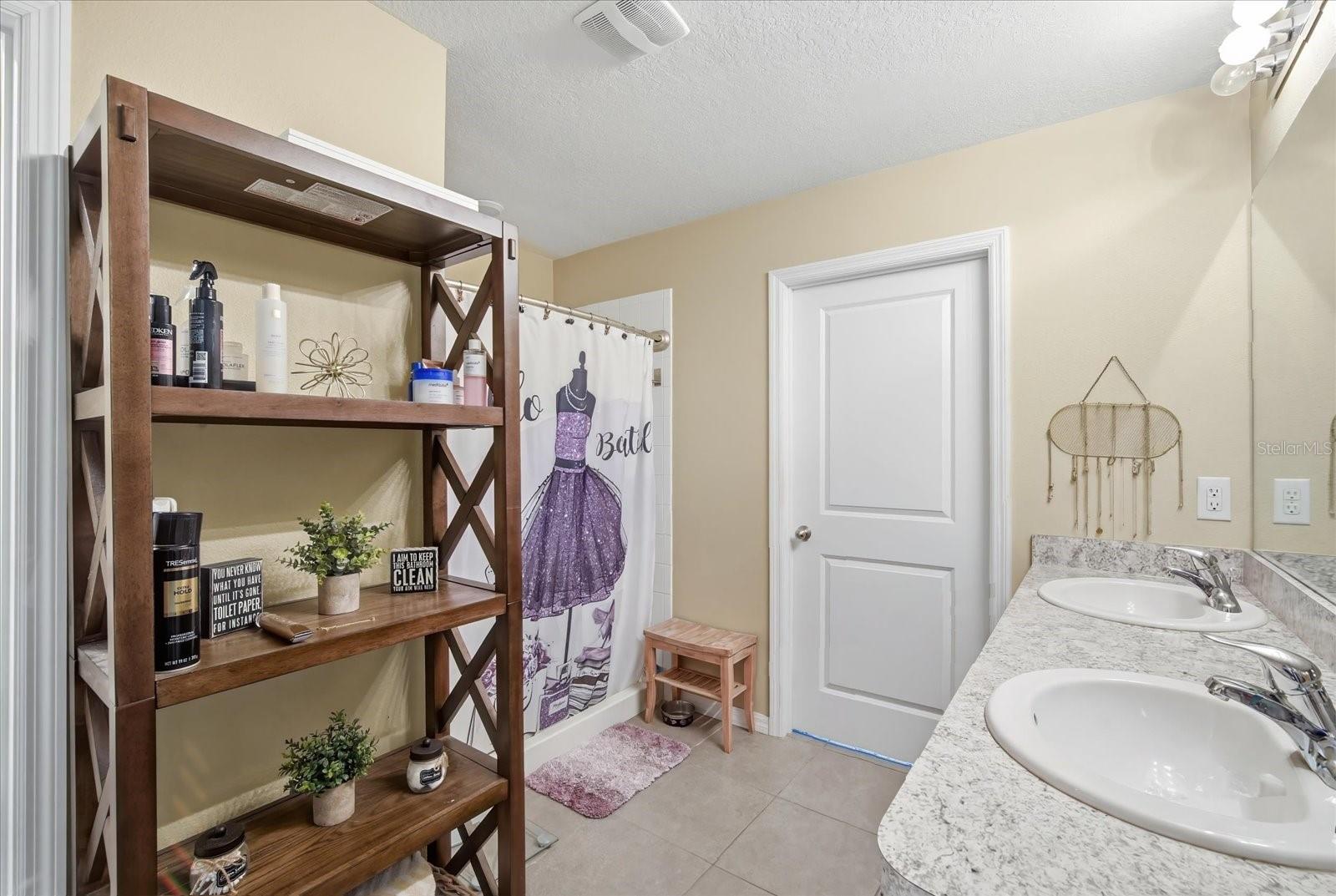 8201 BILSTON VILLAGE LN, GIBSONTON, FL, 33534