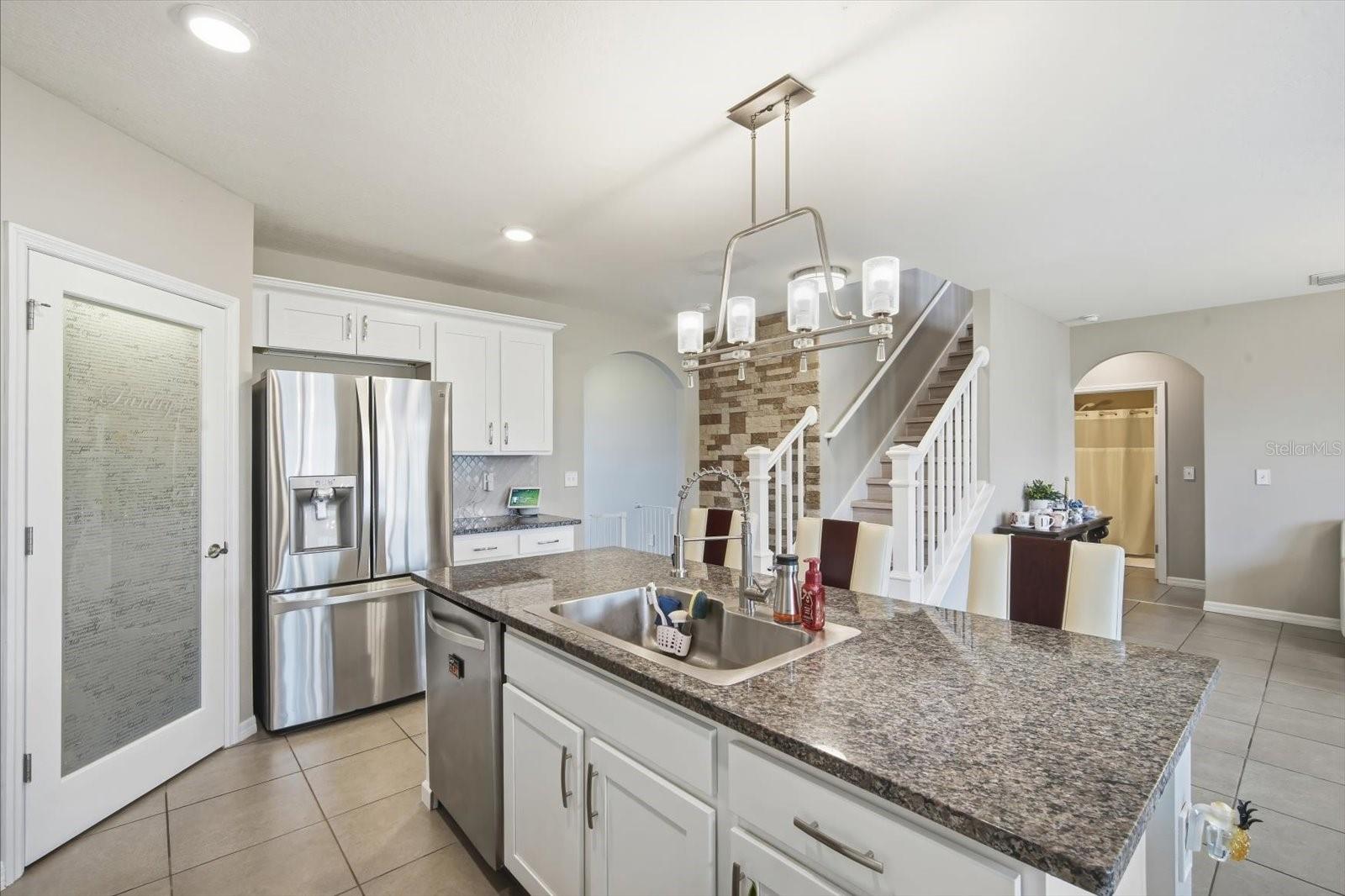 8201 BILSTON VILLAGE LN, GIBSONTON, FL, 33534