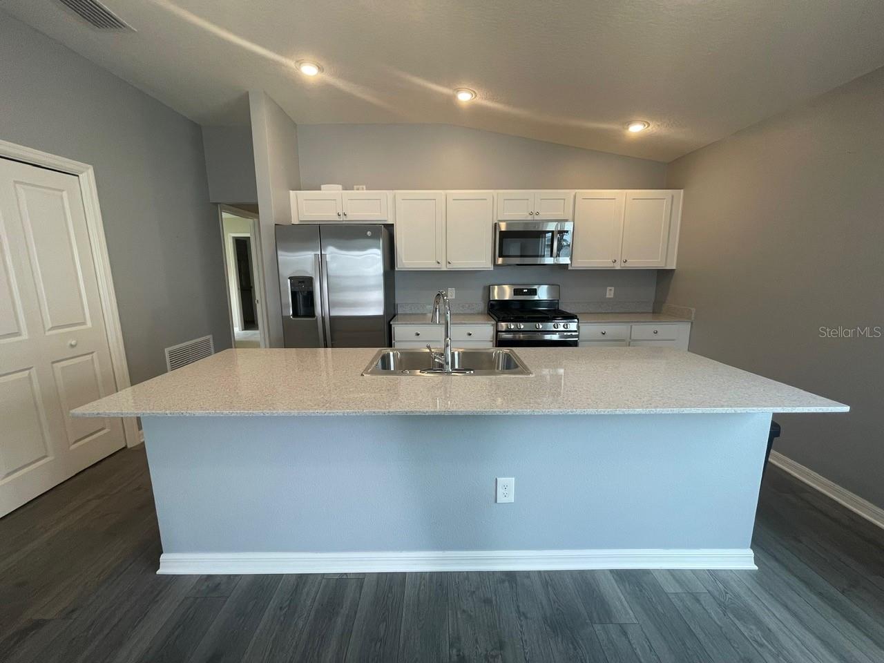 1221 SEAN CURRAN CT, THE VILLAGES, FL, 34762