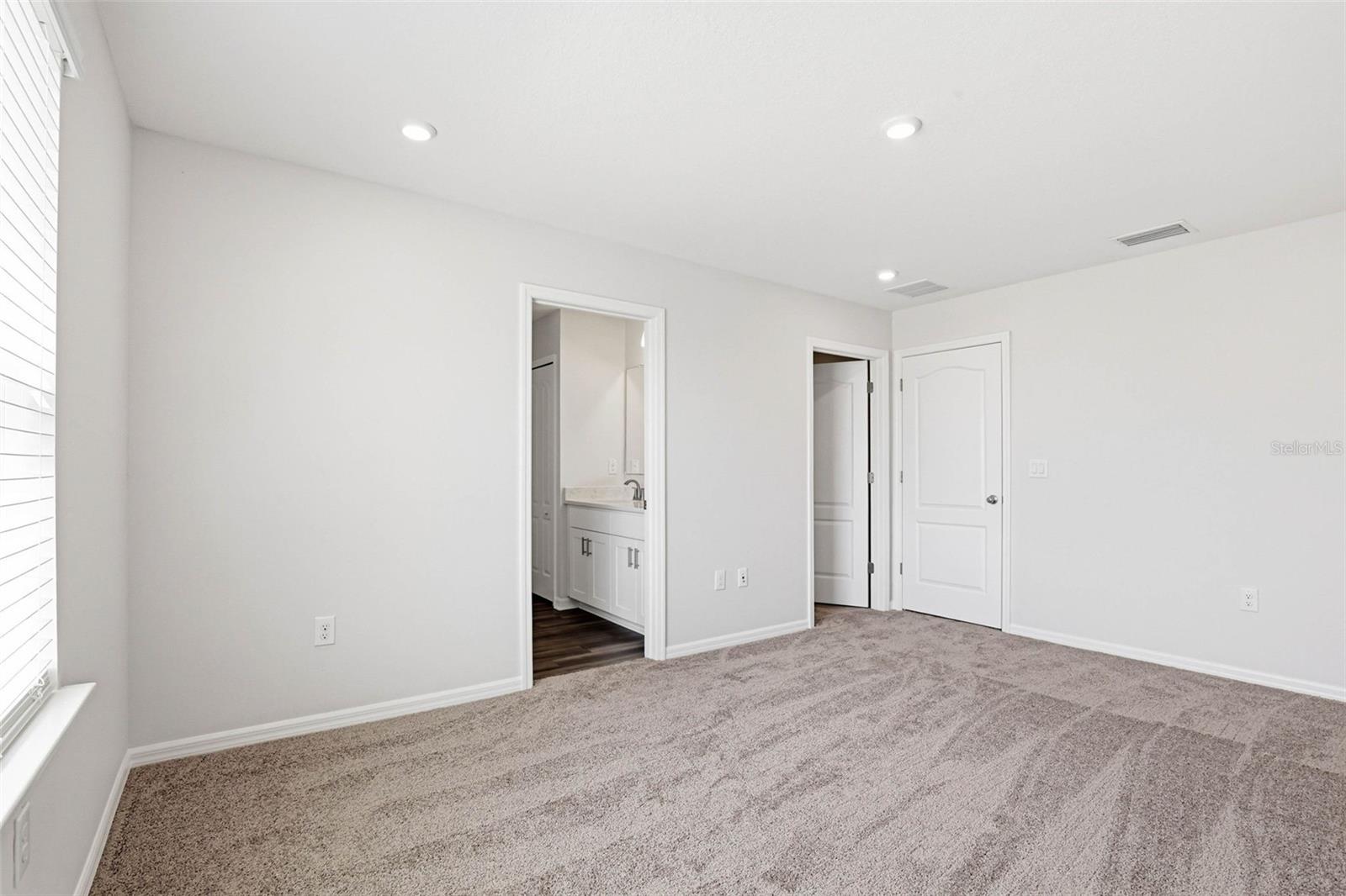 10715 IRONWOOD TREE WAY, SAN ANTONIO, FL, 33576