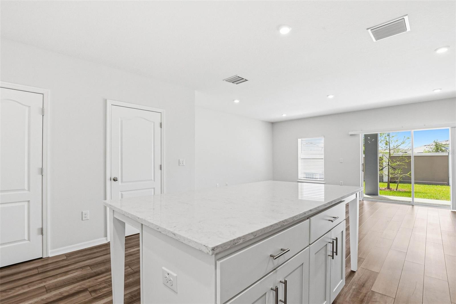 10715 IRONWOOD TREE WAY, SAN ANTONIO, FL, 33576