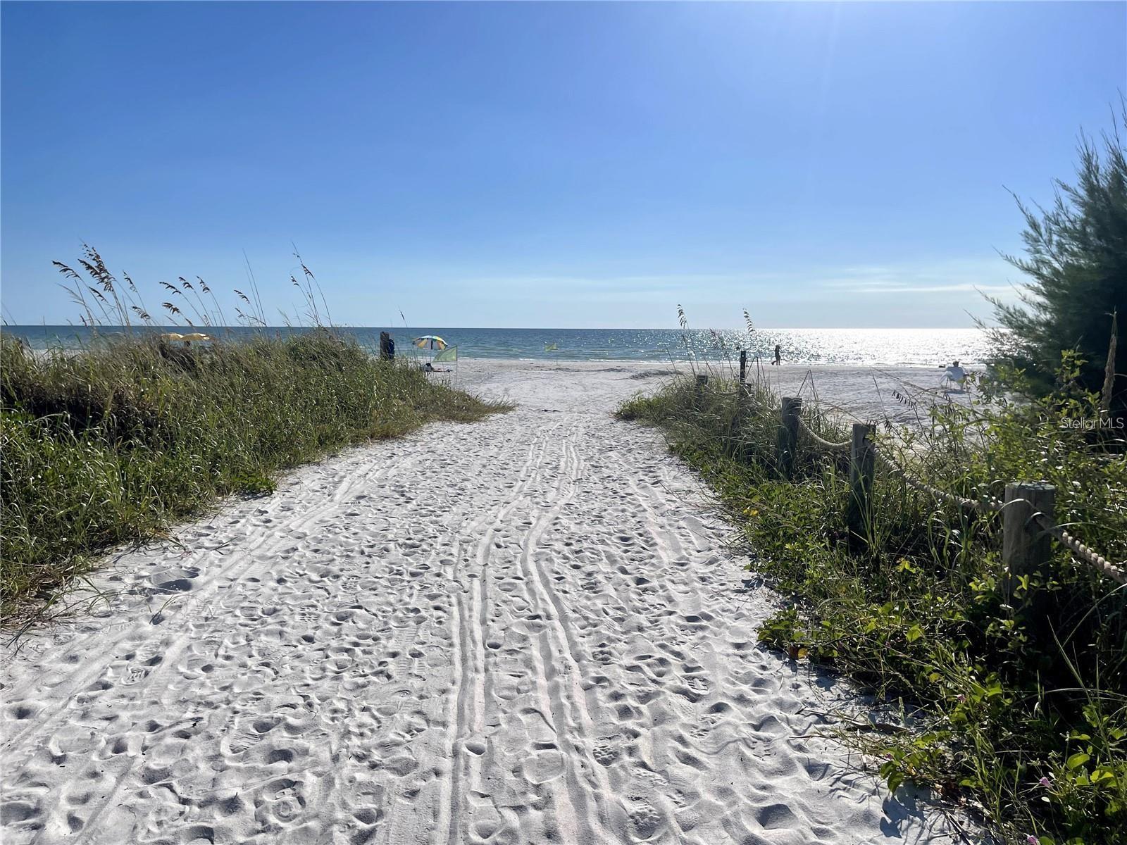 1675 BLAKEMORE LN, SARASOTA, FL, 34231