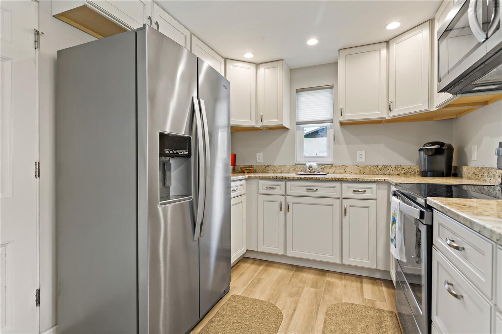 1675 BLAKEMORE LN, SARASOTA, FL, 34231