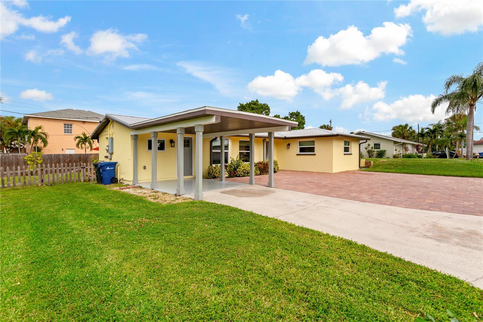 1675 BLAKEMORE LN, SARASOTA, FL, 34231