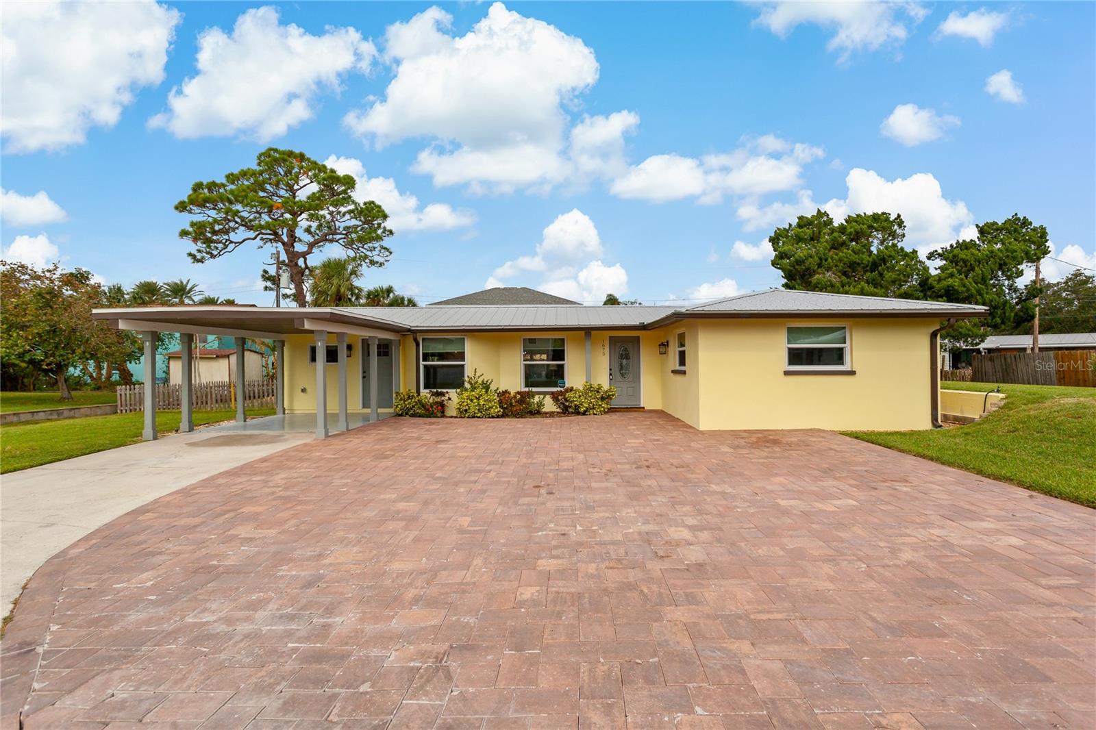 1675 BLAKEMORE LN, SARASOTA, FL, 34231
