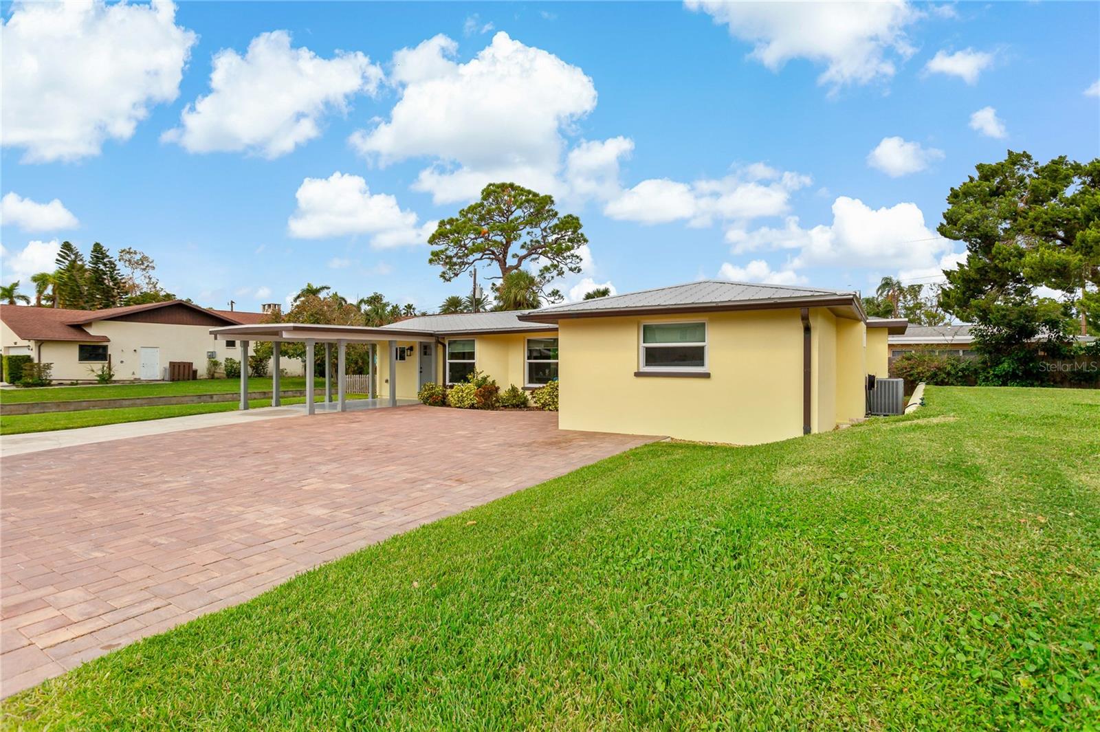 1675 BLAKEMORE LN, SARASOTA, FL, 34231